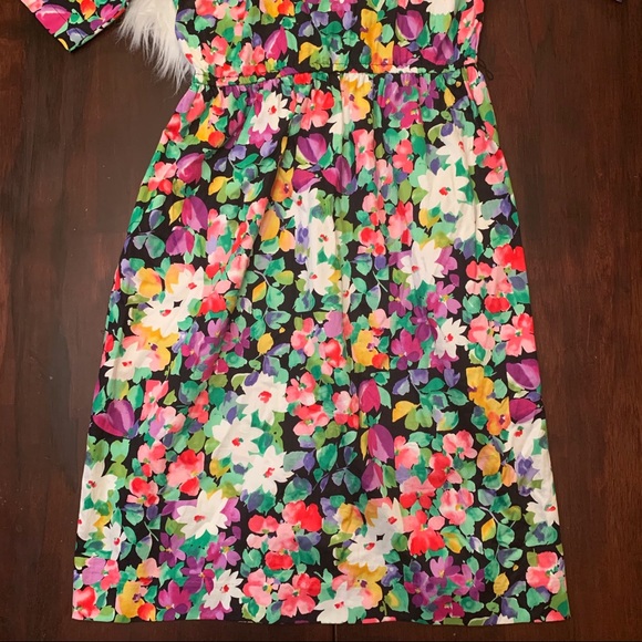 Vintage Floral Button Down Dress - Picture 7 of 8
